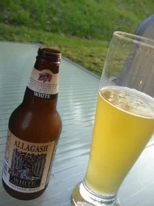Tomar cerveza en Cervecería Allagash Maine