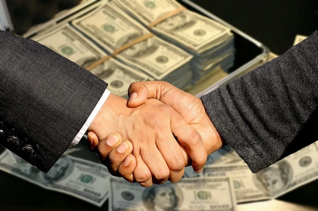 cuánto dinero se puede depositar sin que investigue Hacienda