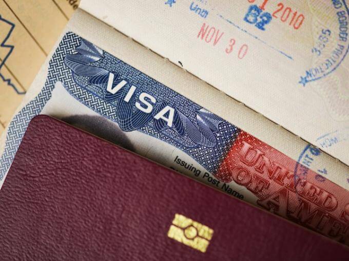 ¿Dónde puedo tramitar una visa para viajar a Estados Unidos como turista?