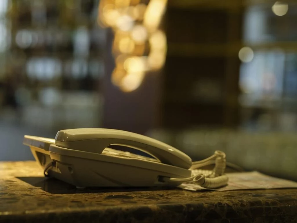 cómo llamar por teléfono fijo a Colombia desde Miami