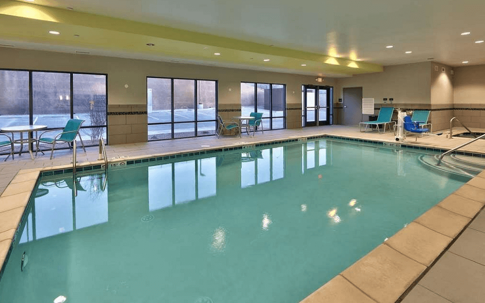 Hampton Inn & Suites piscina