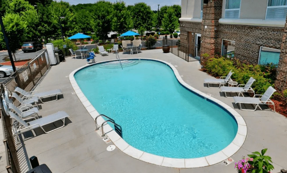 Hampton Inn & Suites