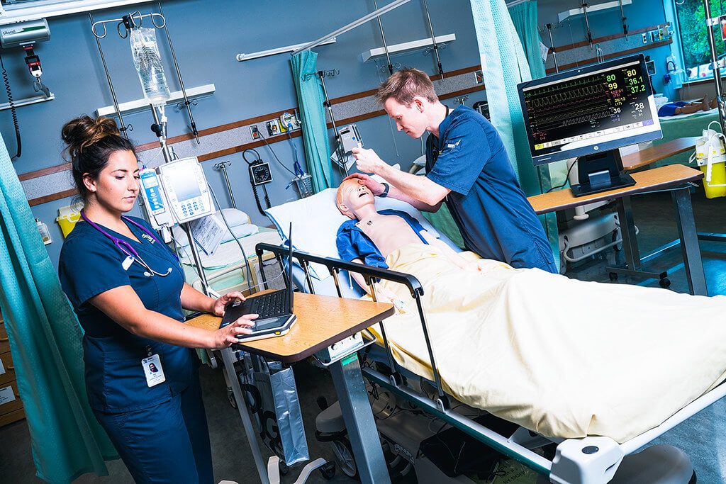 3 mejores cursos de enfermería online en Estados Unidos