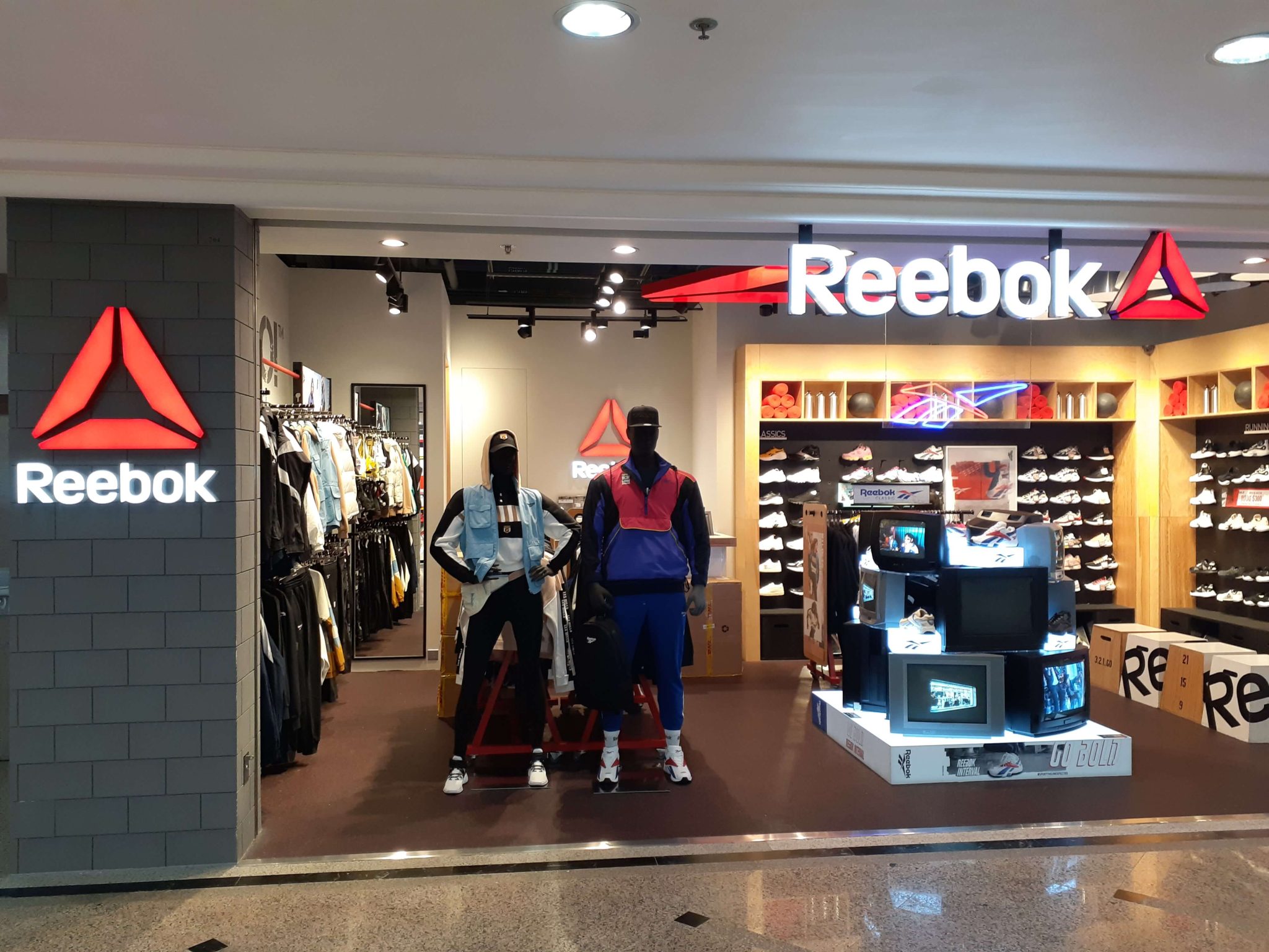 Tienda Reebok TOP 3 Mejores tiendas de Tenis en Estados Unidos (2026)